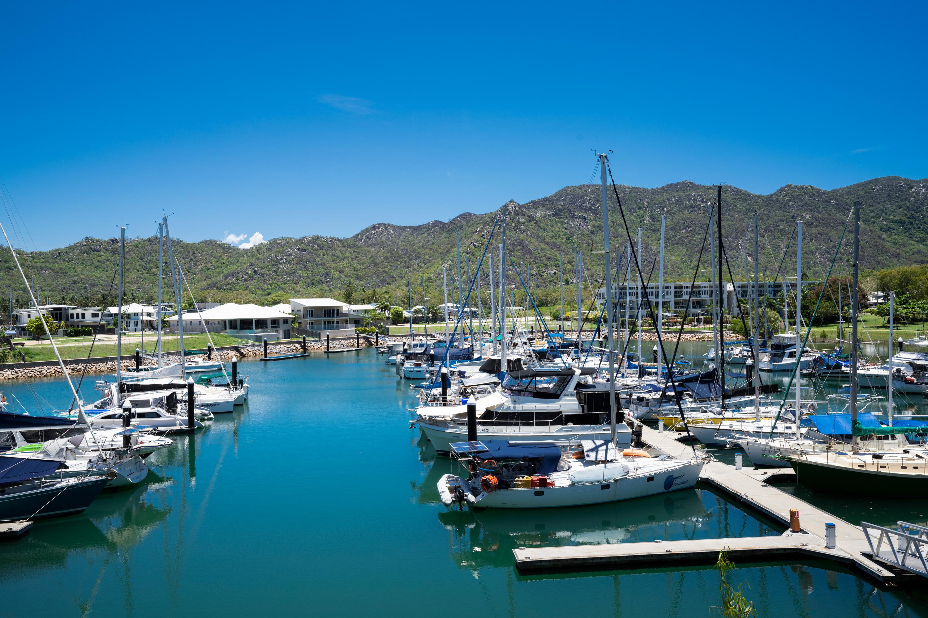 Peppers Blue On Blue Hotell Nelly Bay Eksteriør bilde The Marina at the Village