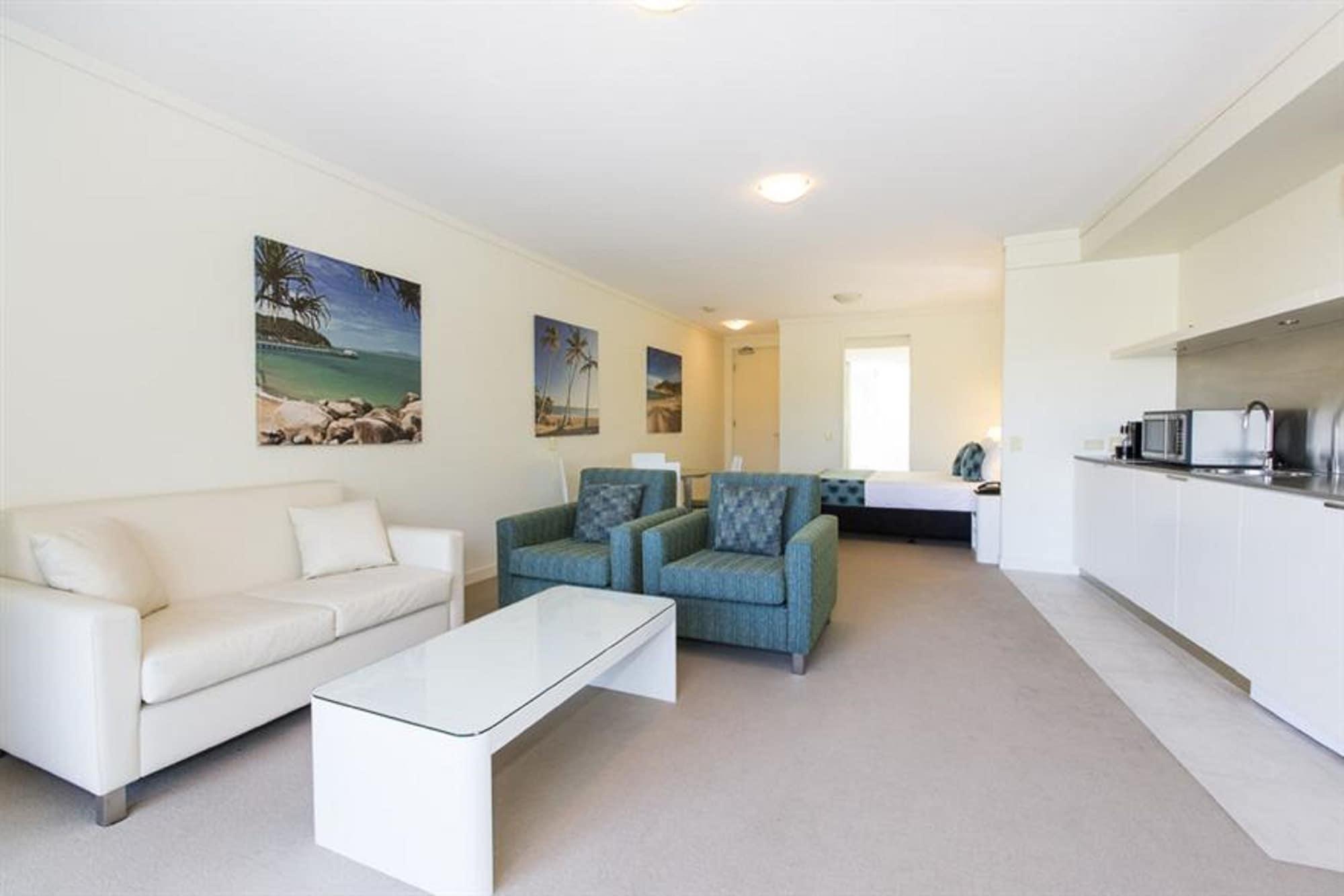 Peppers Blue On Blue Hotell Nelly Bay Eksteriør bilde Studio apartment
