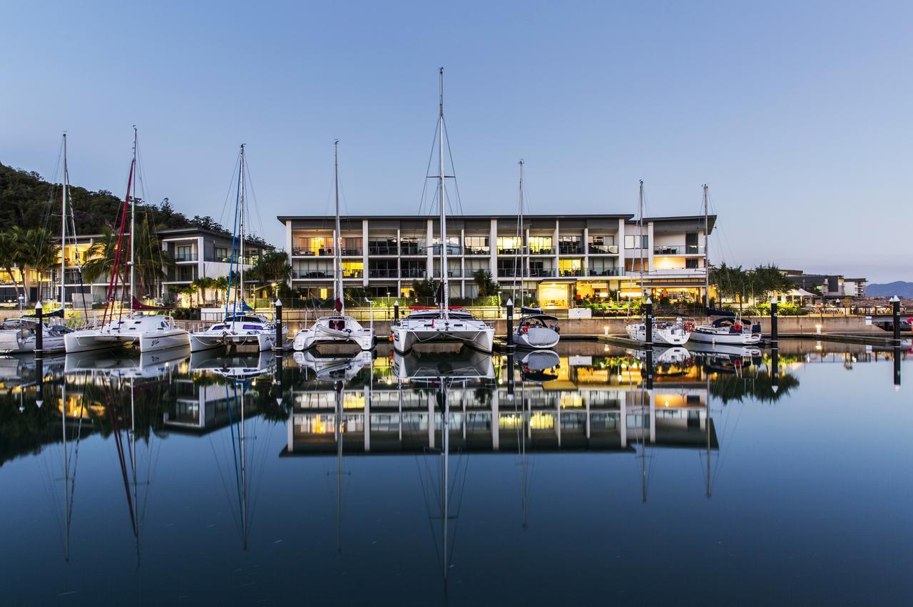 Peppers Blue On Blue Hotell Nelly Bay Eksteriør bilde The Marina Residences